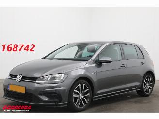 krockskadad bil auto Volkswagen Golf 1.6 TDI Highline ACC Navi Clima SHZ LrHZ PDC 2019/4