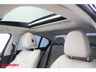 BMW 3-serie 330e High Executive HUD Pano Memory Camera SHZ Leder LED picture 23