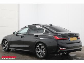 BMW 3-serie 330e High Executive HUD Pano Memory Camera SHZ Leder LED picture 4