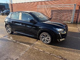 Peugeot 208  picture 12