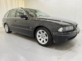Voiture accidenté BMW 5-serie Touring 525i Special Exe Aut 2002/1