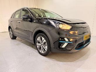 Vaurioauto  passenger cars Kia e-Niro DynamicLine 64kWh 2020/10