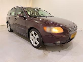 Vaurioauto  passenger cars Volvo V-50 2.4 Kinetic Clima 2004/6