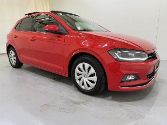 Vaurioauto  passenger cars Volkswagen Polo HB 1.0 TSI Highline Pano/Clima/Navi 2019/7