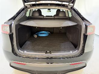 Tesla Model Y Standard Range picture 43