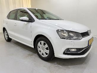 Vaurioauto  passenger cars Volkswagen Polo V HB 1.0 Connected Series 2016/9