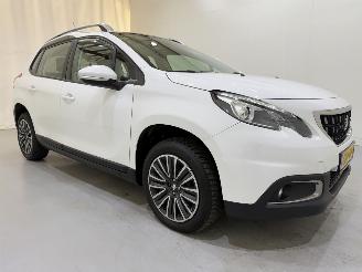 krockskadad bil auto Peugeot 2008 1.2 PureTech 110 Allure 2017/2