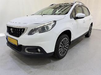 Peugeot 2008 1.2 PureTech 110 Allure picture 3