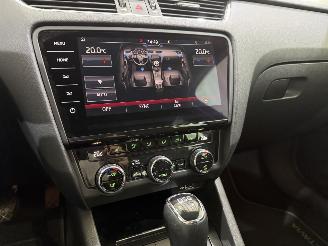 Skoda Octavia Combi 1.0 TSI Style Business Automaat picture 44