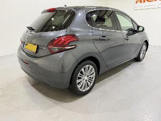 Peugeot 208 HB 1.2 Allure Navi/Clima/Pano picture 5