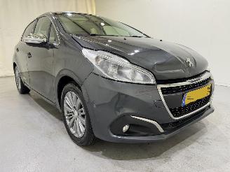 škoda osobní automobily Peugeot 208 HB 1.2 Allure Navi/Clima/Pano 2017/3