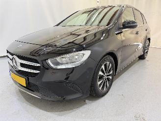 skadebil auto Mercedes B-klasse B 200 Business Solution Style Aut7 2019/9