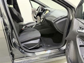 Ford Focus Wagon ST-Line 140 EcoBoost picture 14