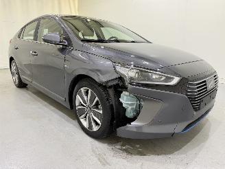 Schadeauto Hyundai Ioniq 1.6 GDI HEV Aut. Navi/Clima 2019/8