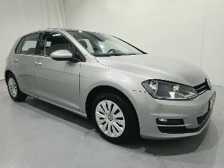 uszkodzony samochody osobowe Volkswagen Golf VII 1.6 TDI Trendline 81Kw 2014/11