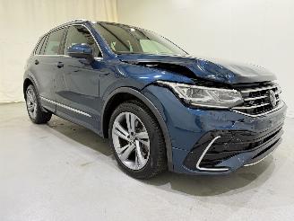 Voiture accidenté Volkswagen Tiguan 1.4 TSI eHybrid R-Line Business 2023/6