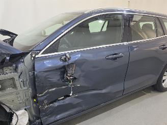 Volvo V-60 2.0 B4 Business Pro MHEV 145Kw picture 13