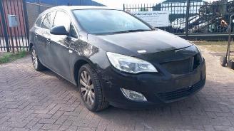 Auto da rottamare Opel Astra Astra J Sports Tourer (PD8/PE8/PF8), Combi, 2010 / 2015 1.7 CDTi 16V 2011/6