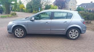 Opel Astra Astra H (L48), Hatchback 5-drs, 2004 / 2010 1.6 16V picture 4