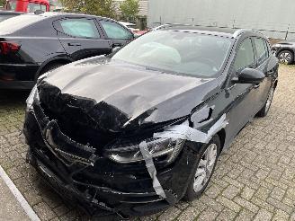 Unfallwagen Renault Mégane Stationcar 1.6 Plug -IN Hybrid Automaat Business Zen 2022/7