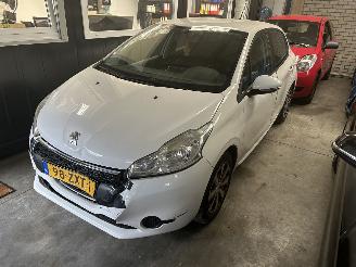 Avarii autoturisme Peugeot 208 1.2 VTI  Active 2013/4