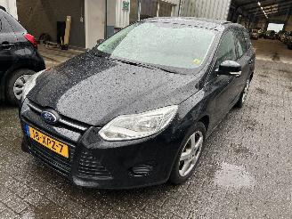 krockskadad bil auto Ford Focus Stationcar 1.0 2012/8