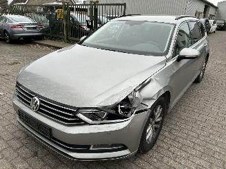 Schadeauto Volkswagen Passat Stationcar 1.4 TSI  Automaat Connected 2017/2