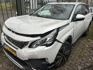 krockskadad bil auto Peugeot 5008 1.2 PureTech Allure 2017/7