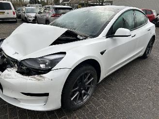 krockskadad bil auto Tesla Model 3 Standard RWD plus 60 kWh 2023/3