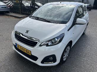 Damaged car Peugeot 108 1.0  e-VTI  Active 2015/2