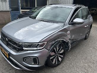 Damaged car Volkswagen T-Roc 1.0 TSI    Move 2023/9