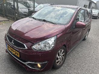 krockskadad bil auto Mitsubishi Space-star 1.0 Active 2020/2