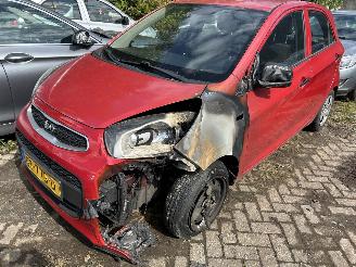 Auto incidentate Kia Picanto 1.0 2015/8