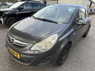 krockskadad bil auto Opel Corsa 1.2 - 16 V    3 drs 2012/4