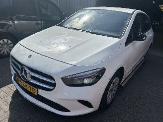 Damaged car Mercedes B-klasse 200 D   Automaat 2021/12