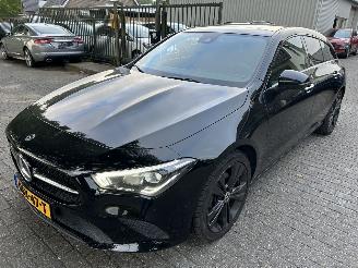 krockskadad bil auto Mercedes Cla-klasse 200 D  Shooting Break  Automaat 2020/1