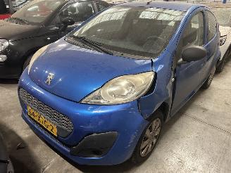krockskadad bil auto Peugeot 107 1.0 Accent  5 Drs-Airco 2012/7