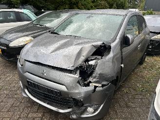 Voiture accidenté Mitsubishi Space-star 1.2 Intense+ 2015/11