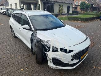 Ford Focus Sationcar 1.0 EcoBoost Hybrid Titanium  125 PK picture 3