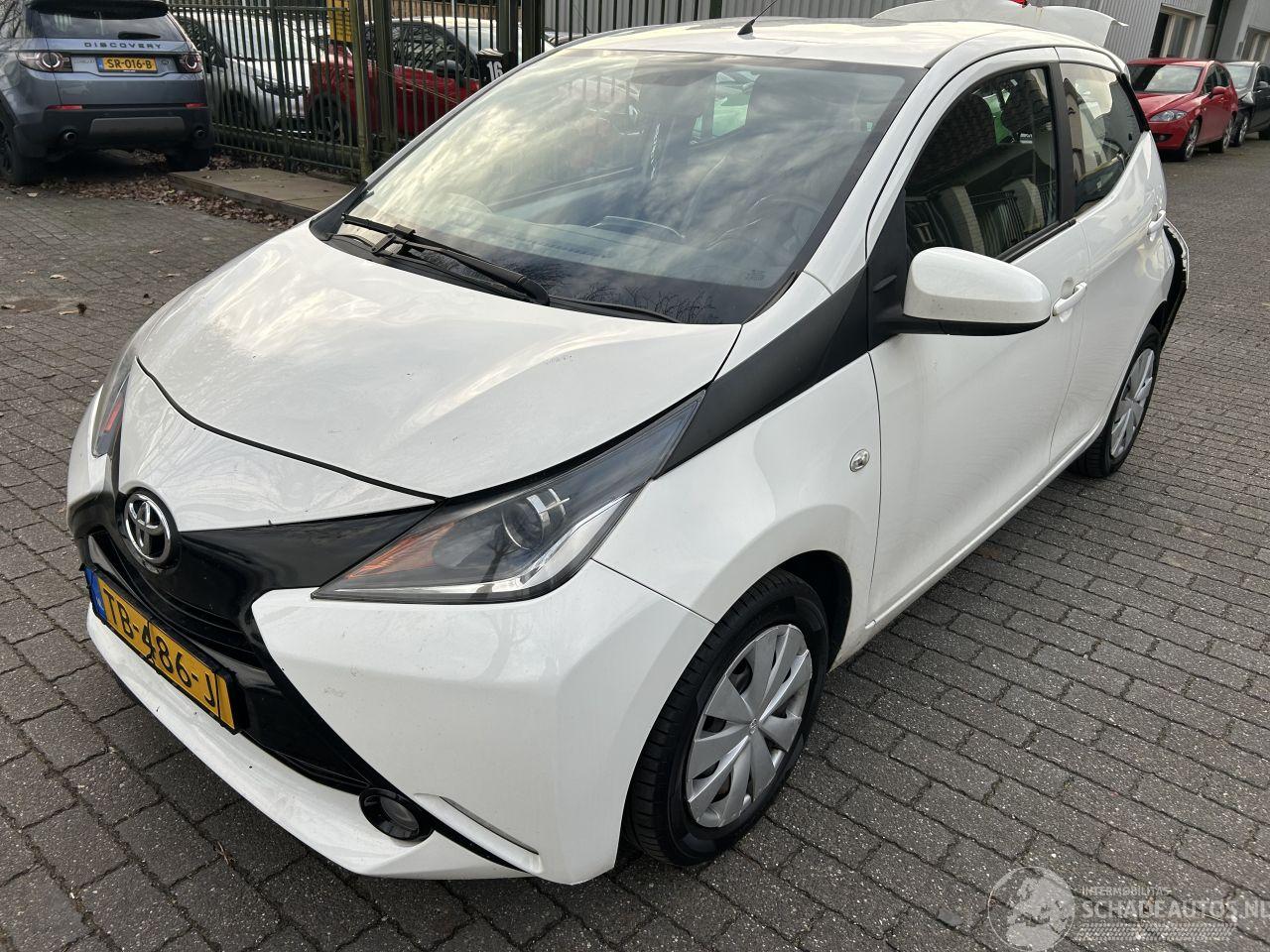 Toyota Aygo 1.0 VVT-i  x-Wave   5 Drs