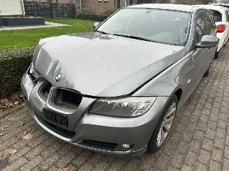 krockskadad bil auto BMW 3-serie 316i Stationcar 2010/10