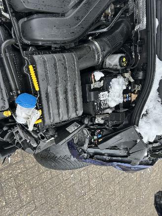 Volkswagen Golf 1.5 TSI Move  5 Drs picture 9