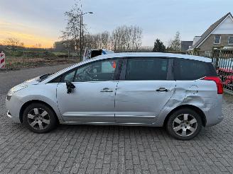Peugeot 5008 1.6   ( 7 persoons ) picture 9
