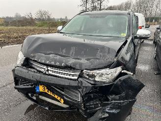 Auto incidentate Mitsubishi Outlander 2.0 Hybrid  Automaat 2014/10