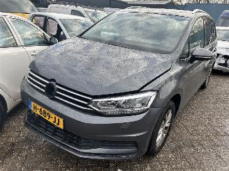 Auto incidentate Volkswagen Touran 1.5 TSI  highline  7 Persoons 2019/5