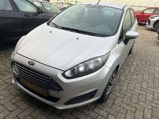 skadebil auto Ford Fiesta 1.0 2015/5