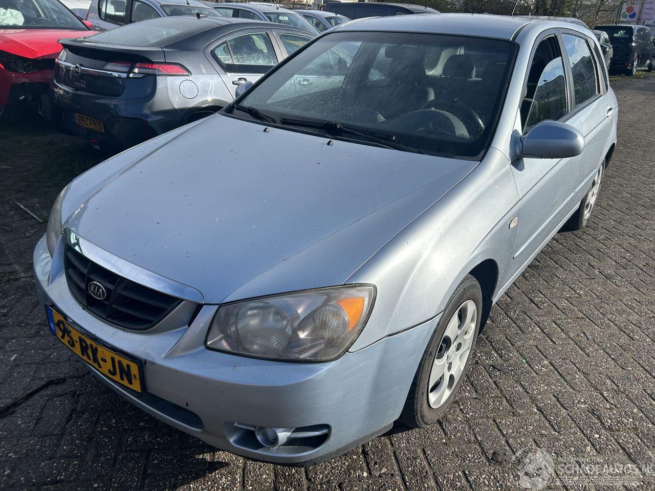 Kia Cerato 2.0  EX   5 Drs