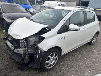 uszkodzony samochody osobowe Toyota Yaris 1.5 Hybrid Dynamic  Automaat 2014/12