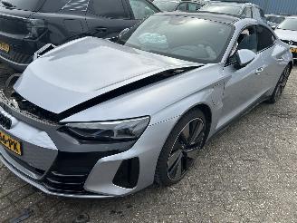 Vaurioauto  passenger cars Audi E-tron GT Quattro Automaat   ( Nieuw prijs 120000,00 ) 2021/12