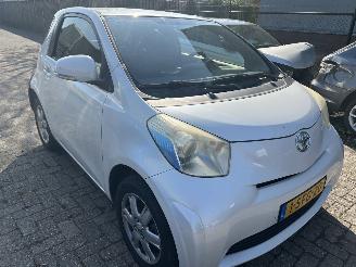 Toyota iQ  picture 3
